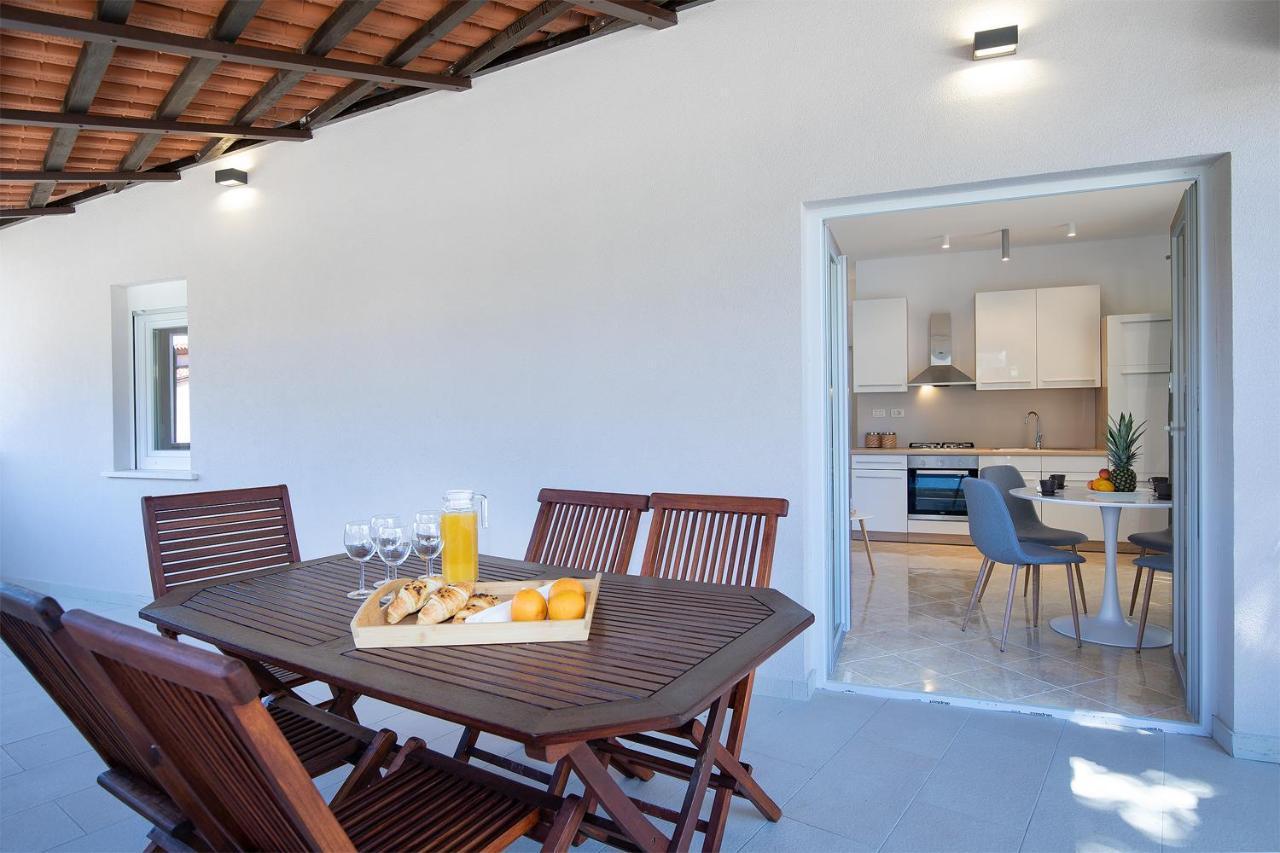 Sandy Bay Apartments - Free Mountainbike Rental - Pjescana Uvala Esterno foto