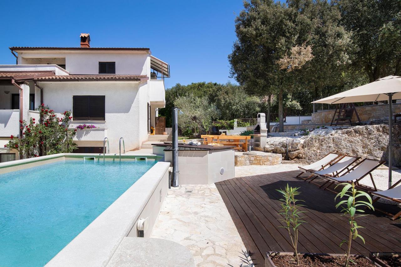 Sandy Bay Apartments - Free Mountainbike Rental - Pjescana Uvala Esterno foto