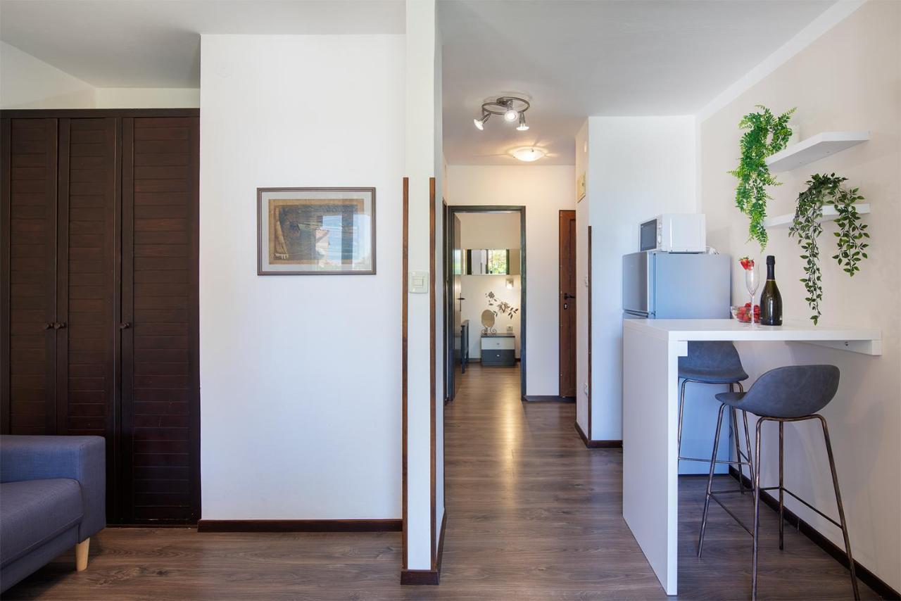 Sandy Bay Apartments - Free Mountainbike Rental - Pjescana Uvala Esterno foto