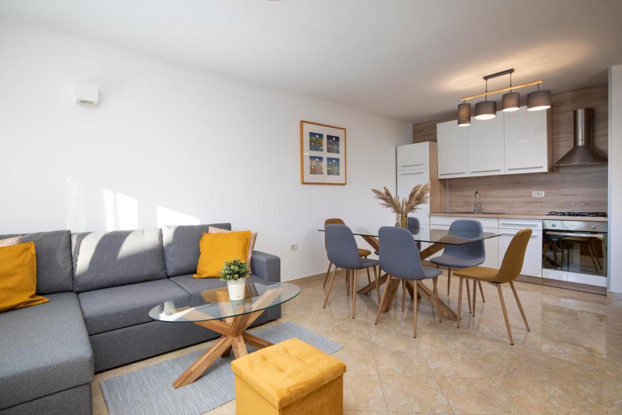 Sandy Bay Apartments - Free Mountainbike Rental - Pjescana Uvala Esterno foto