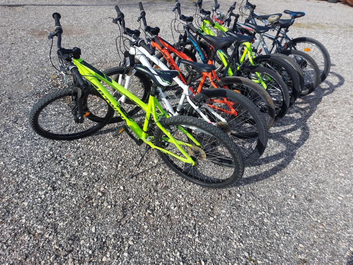 Sandy Bay Apartments - Free Mountainbike Rental - Pjescana Uvala Esterno foto