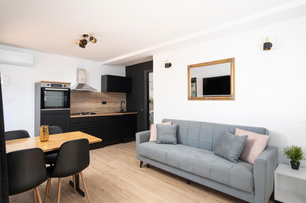Sandy Bay Apartments - Free Mountainbike Rental - Pjescana Uvala Esterno foto